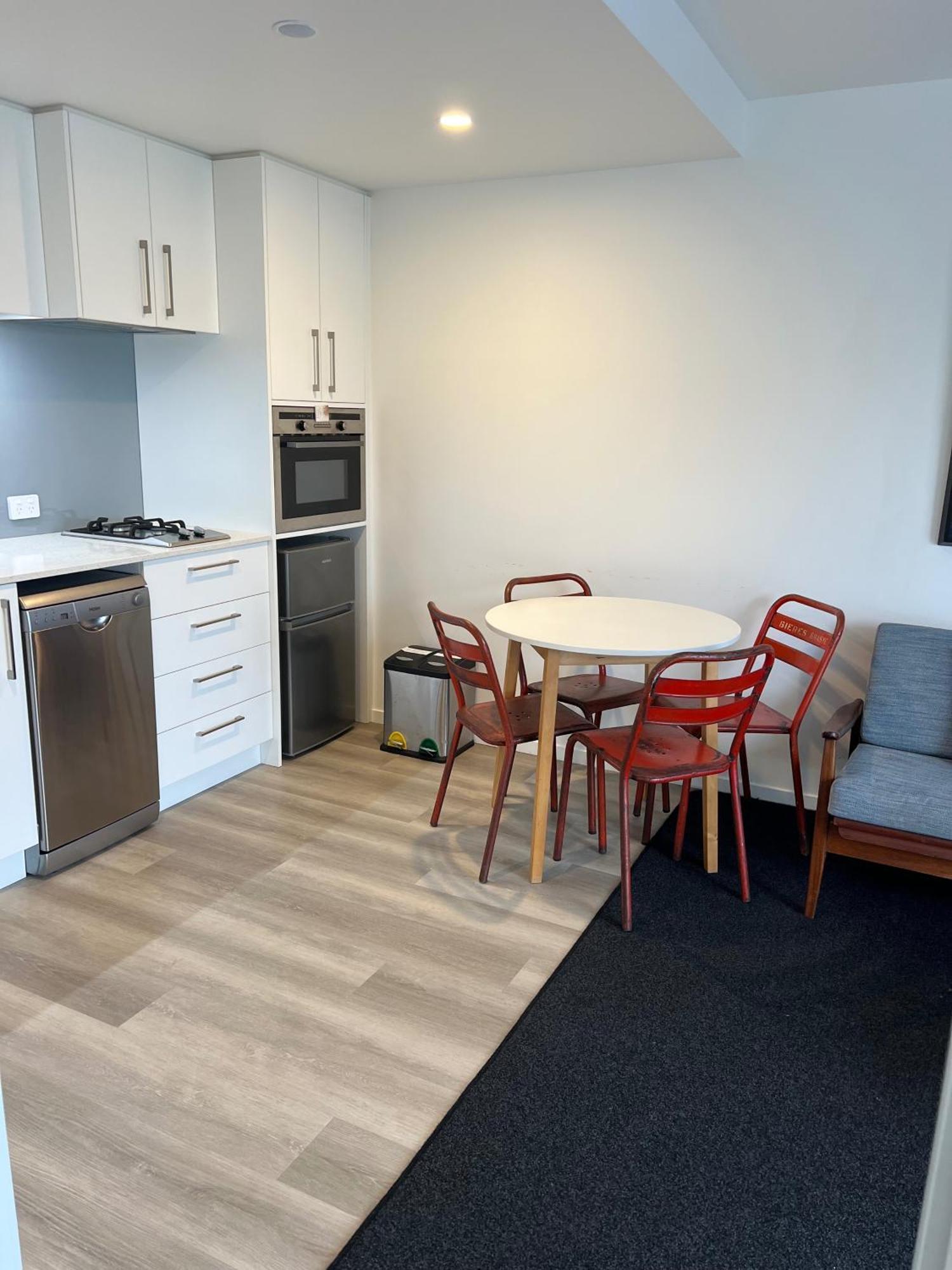 Russell Apartment - Unit 1 Экстерьер фото