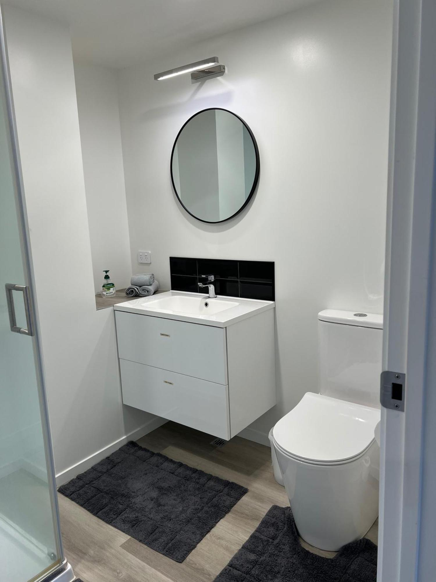 Russell Apartment - Unit 1 Экстерьер фото